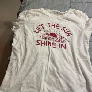 old navy tee shirt